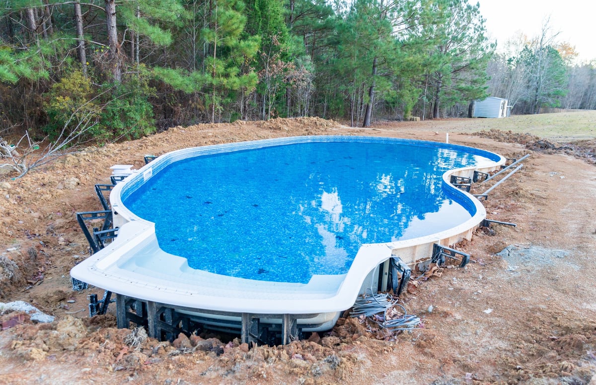 Vinyl pool installation